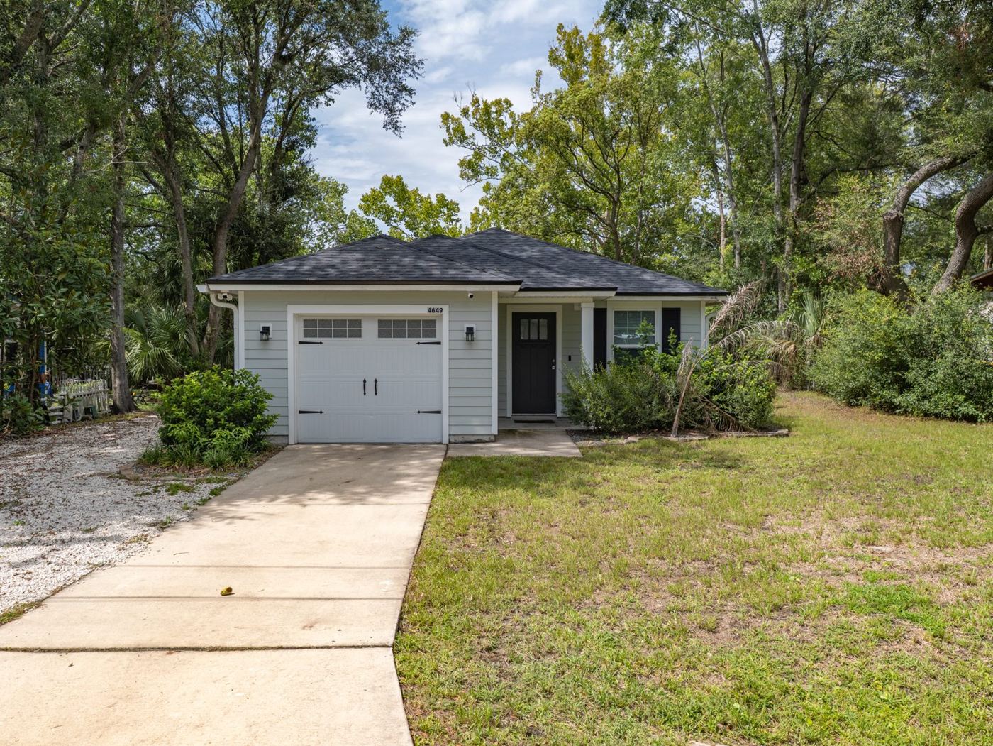 Northeast Florida residential scene